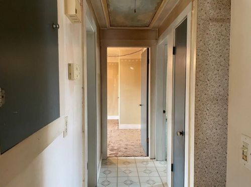 45 Gardiner Ave, North Kingstown RI  02852-4713 exterior