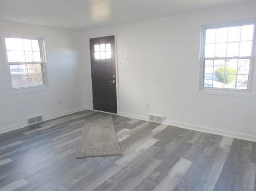 1113 Beverly Rd, Mckeesport, PA 15133-3617
