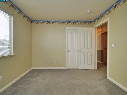 1062 Schadeck St, Manteca CA  95336-5956 exterior