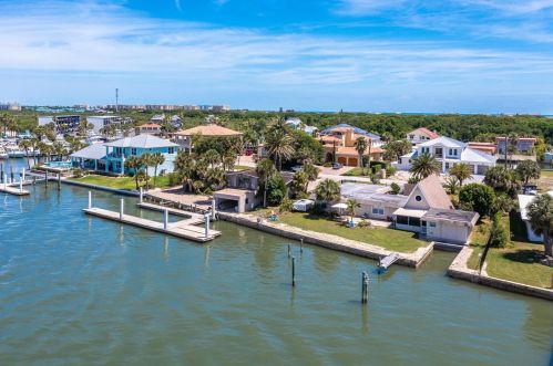 123 Ponce De Leon Cir, Daytona Beach, FL 32127-7205