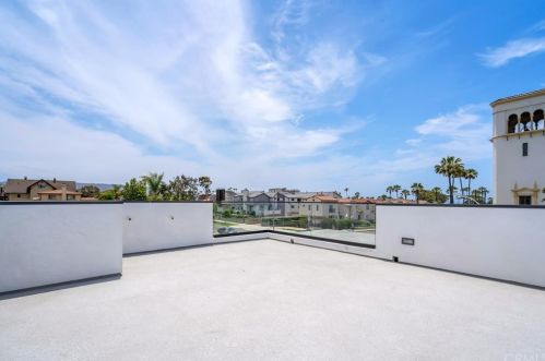 242 Broadway, Redondo Beach CA  90277-3332 exterior