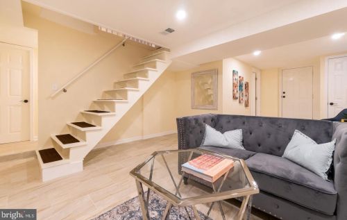 2927 Cherry St, Falls Church VA  22042-2248 exterior