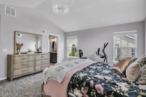 26 Casco Ct, Lakewood NJ  08701-5779 exterior