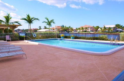 2220 Ocean Blvd, Delray Beach FL  33483-6486 exterior