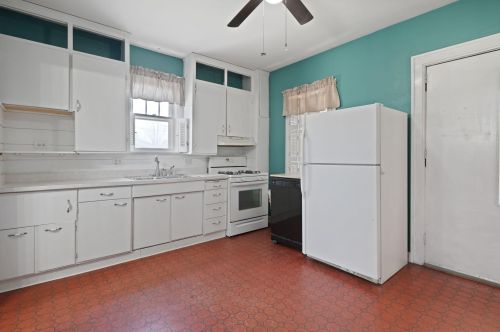 6629 26th Ave, Kenosha, WI 53143-4728