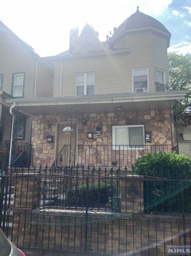 232 32nd St, Paterson NJ  07504-1596 exterior