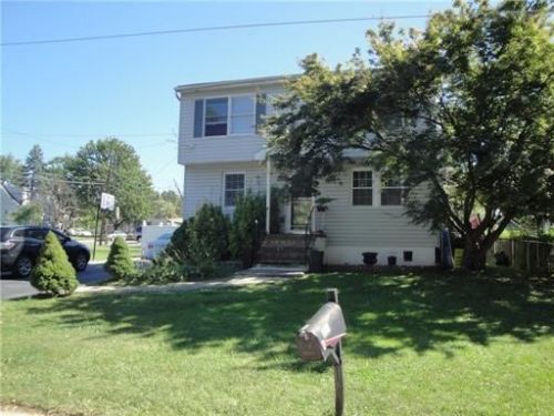 211 Grandview Ave, Piscataway, NJ 08854-2436