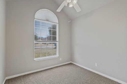 2004 Cedar Crest Blvd, Dallas TX 75203-4316 exterior