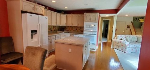 226 Prestonwood Ln, Canonsburg, PA 15317-2656