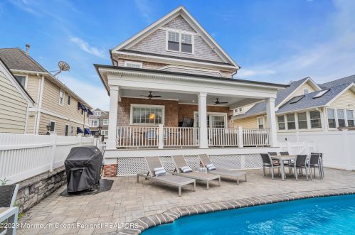 32 3rd Ave, Lavallette NJ  08735-3424 exterior