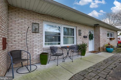 130 Stanley Ave, Landisville, PA 17538-1709