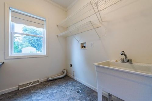 226 Tacoma Ave, Latrobe PA  15650-1237 exterior