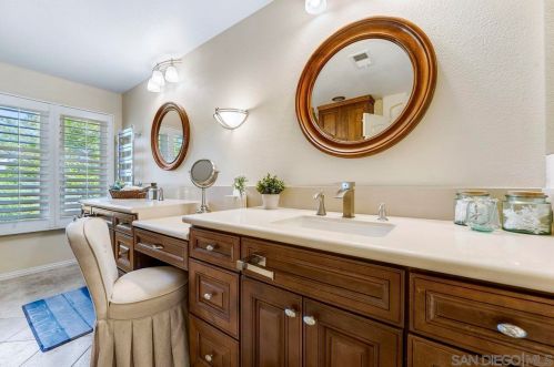 4712 Bryce Cir, Carlsbad CA  92008-4289 exterior