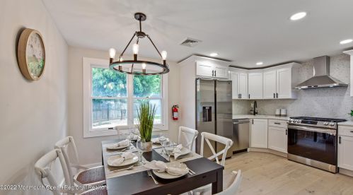 95 Roosevelt Cir, Tinton Falls NJ  07701-5824 exterior