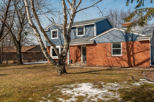 2816 Canyon Dr, Jackson, WI 53037-9746