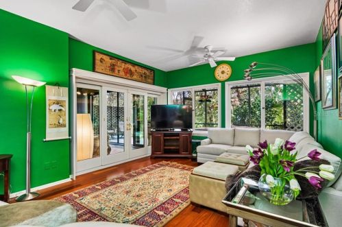 2631 Royal Liverpool Dr, Tarpon Springs FL 34688-6336 exterior