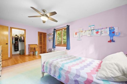 38 Hemlock Trl, Bridgeport CT  06611-3343 exterior