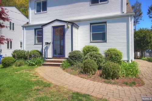 33 Cambridge Ave, Englewood, NJ 07631-1706