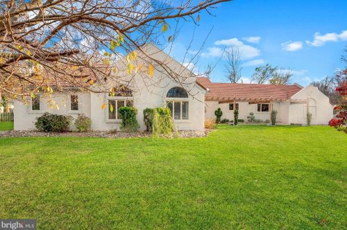 59 Gardens Ave, Berlin Boro, NJ 08009-2127