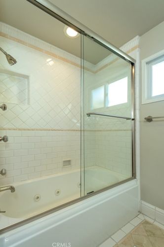 2755 Valle Vista Dr, Glendale CA  91206-4720 exterior