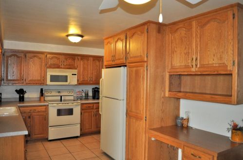 1525 Beauchamp St, Green Bay, WI 54304-3227