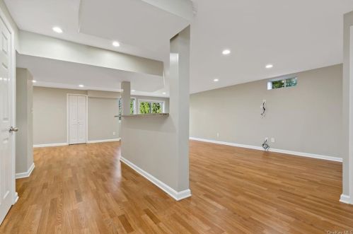 2301 Mohansic Ave, Yorktown Hgts NY  10598-3627 exterior