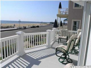 309 Ocean Ave, Belmar NJ  07719-2032 exterior