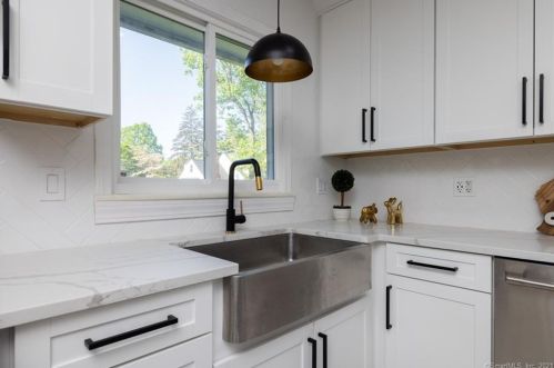 28 Talcott Rd, Glastonbury CT  06033-2919 exterior