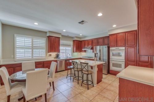 32758 Stonefield Ln, Temecula CA  92592-7207 exterior