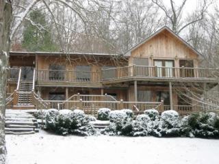 132 Chicory Rd, Linden, TN 37096-5433