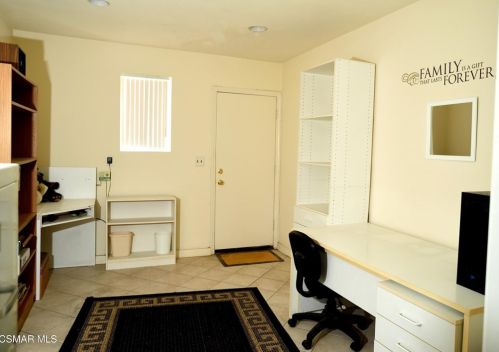 5625 Pansy St, Simi Valley, CA 93063-3576