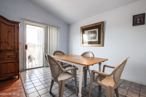 1494 Kennington Ave, Tucson, AZ 85746-3915