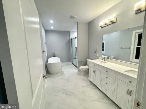 6912 Westlawn Dr, Falls Church VA  22042-2653 exterior