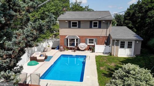 570 Old Orchard Ln, Camp Hill PA  17011-1828 exterior