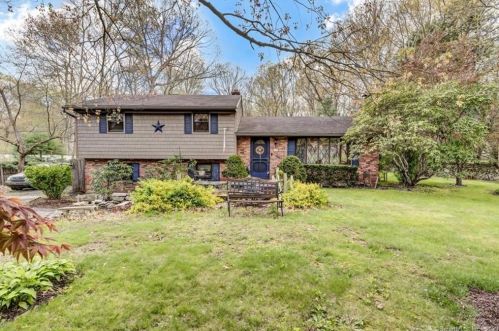 544 Woodtick Rd, Waterbury, CT 06705-1736