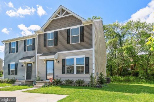 224 Lady Bug Dr, Dover, DE 19901-8841