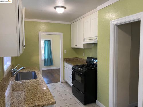 1741 101st Ave, Oakland CA  94603-3301 exterior