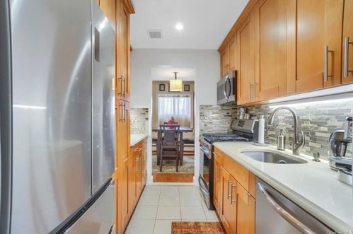 2201 Palmer Ave, New Rochelle, NY 10801-3048