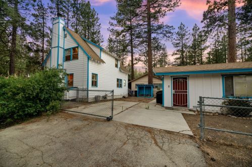 401 Sherwood Blvd, Big Bear City CA  92314-9659 exterior