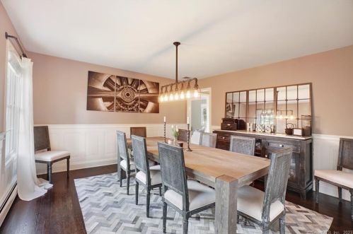 20 Narragansett Trl, Sandy Hook CT 06482-1147 exterior