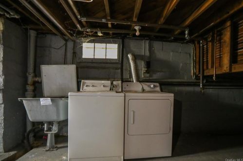 2 Wilbur Blvd, Poughkeepsie NY  12603-3406 exterior