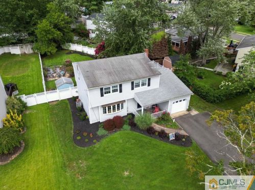 19 Brookdale Rd, East Brunswick, NJ 08816-4221