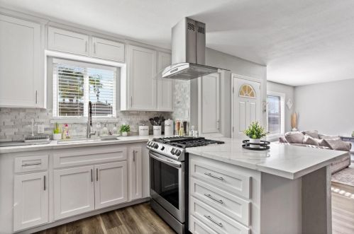 431 Lewis St, Turlock CA  95380-5828 exterior