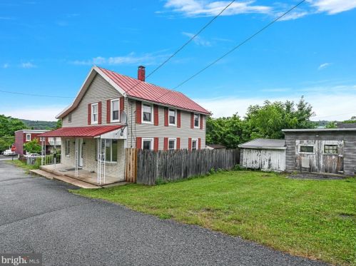 220 Church St, Molino, PA 17961-1961