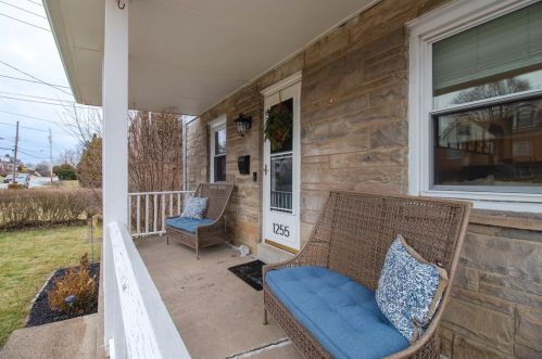 1255 Gallupe Dr, Pittsburgh, PA 15226-1901