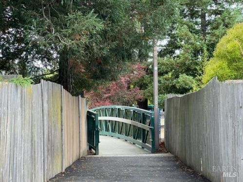 2612 Tamarisk Ct, Santa Rosa CA  95405-8413 exterior