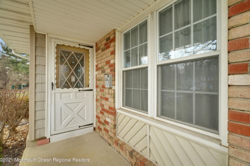 77 Kingsley Way, East Freehold, NJ 07728-1671