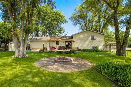 208 Church Dr, La Crosse, WI 54603-1303