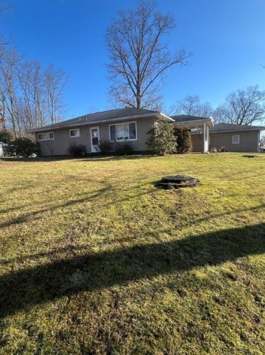 1902 Audley Ave, New Castle, PA 16105-2202