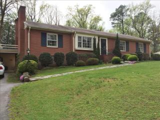 8231 Mayfield Ln, Mechanicsville, VA 23111-2203